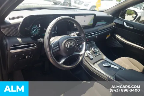 More photos of 2025 Hyundai Palisade Calligraphy Night Edition at ALM Hyundai Florence, SC