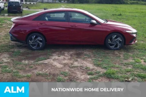 More photos of 2025 Hyundai Elantra SEL Sport at ALM Hyundai Florence, SC