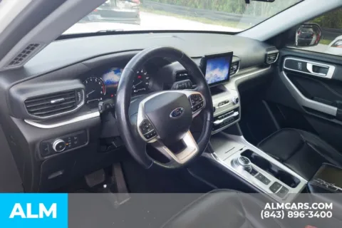 More photos of 2022 Ford Explorer XLT at ALM Hyundai Florence, SC
