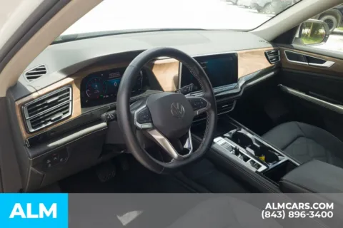 More photos of 2025 Volkswagen Atlas 2.0T SE w/Technology at ALM Hyundai Florence, SC