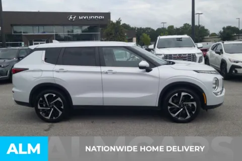 More photos of 2024 Mitsubishi Outlander SE at ALM Hyundai Florence, SC