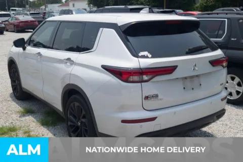 More photos of 2024 Mitsubishi Outlander SE at ALM Hyundai Florence, SC