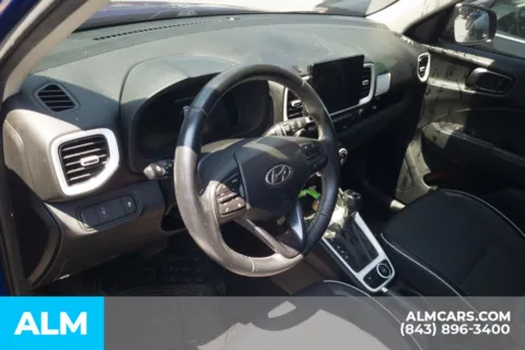 More photos of 2023 Hyundai Venue Limited at ALM Hyundai Florence, SC