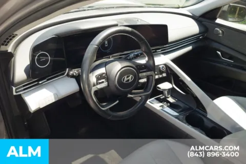 More photos of 2024 Hyundai Elantra Limited at ALM Hyundai Florence, SC