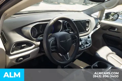 More photos of 2024 Chrysler Pacifica Touring L at ALM Hyundai Florence, SC