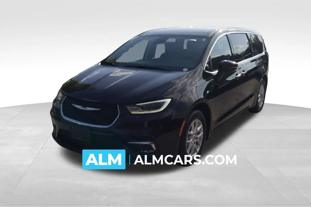 Black 2024 Chrysler Pacifica Touring L for sale in Florence, SC