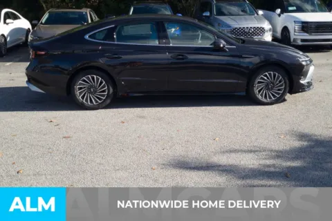 More photos of 2025 Hyundai Sonata Hybrid SEL at ALM Hyundai Florence, SC