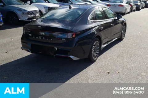 More photos of 2025 Hyundai Sonata Hybrid SEL at ALM Hyundai Florence, SC