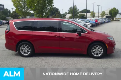 More photos of 2024 Chrysler Pacifica Touring L at ALM Hyundai Florence, SC