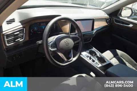 More photos of 2025 Volkswagen Atlas 2.0T SE w/Technology at ALM Hyundai Florence, SC