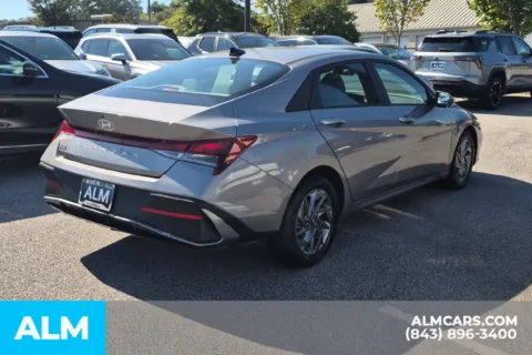 More photos of 2024 Hyundai Elantra SEL at ALM Hyundai Florence, SC