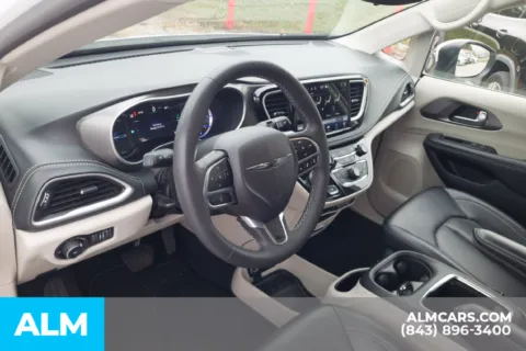 More photos of 2023 Chrysler Pacifica Hybrid Touring L at ALM Hyundai Florence, SC