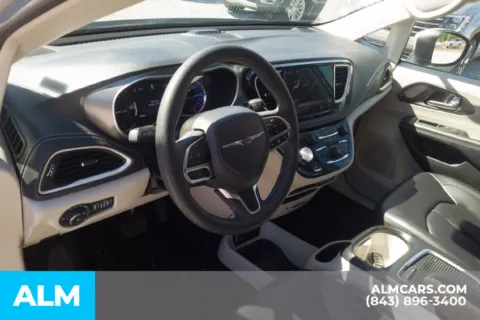 More photos of 2023 Chrysler Pacifica Hybrid Touring L at ALM Hyundai Florence, SC