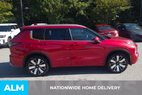 More photos of 2025 Mitsubishi Outlander SEL at ALM Hyundai Florence, SC