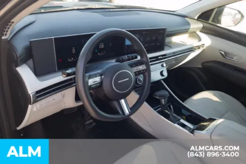 More photos of 2025 Hyundai Tucson SEL at ALM Hyundai Florence, SC