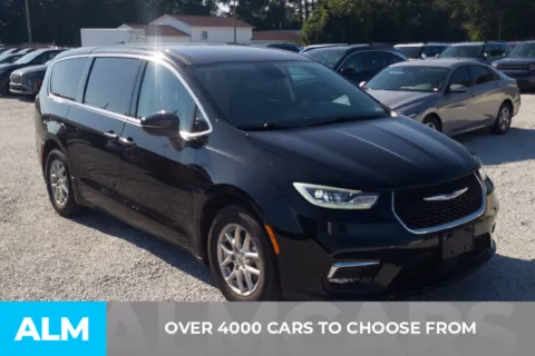 Photos of 2024 Chrysler Pacifica Touring L for sale in Florence, SC at ALM Hyundai Florence