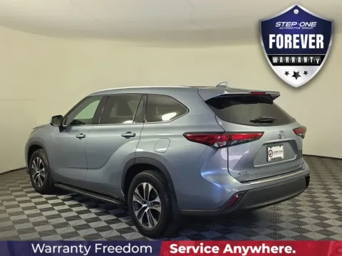 More photos of 2022 Toyota Highlander XLE at Pensacola Used Cars, FL