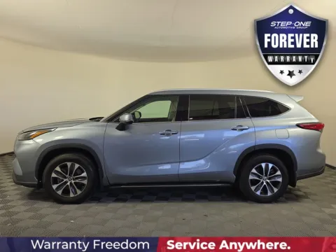 More photos of 2022 Toyota Highlander XLE at Pensacola Used Cars, FL