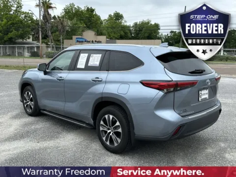 More photos of 2022 Toyota Highlander XLE at Pensacola Used Cars, FL