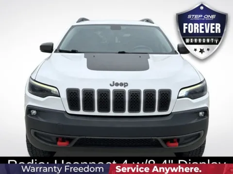 More photos of 2019 Jeep Cherokee Trailhawk at Pensacola Used Cars, FL