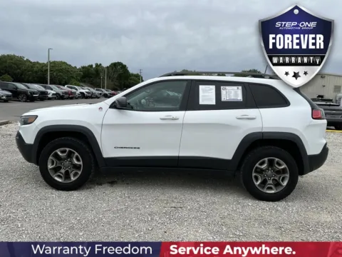 More photos of 2019 Jeep Cherokee Trailhawk at Pensacola Used Cars, FL