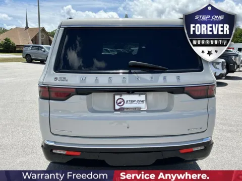 More photos of 2022 Jeep Wagoneer Series II at Pensacola Used Cars, FL