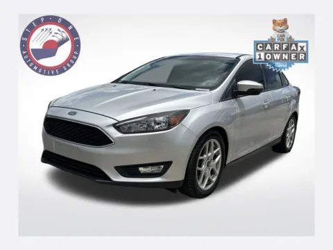 Silver 2015 Ford Focus SE for sale in Pensacola, FL