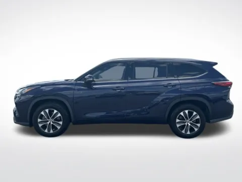 Another view of 2020 Toyota Highlander XLE for sale in Pensacola, FL at Pensacola Used Cars