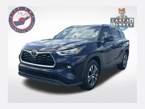 Blue 2020 Toyota Highlander XLE for sale in Pensacola, FL