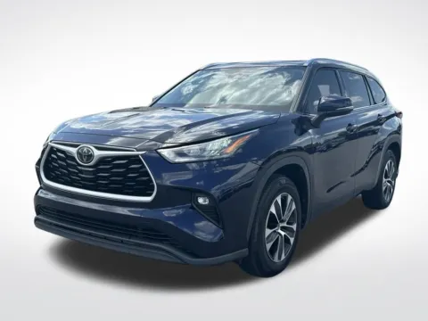 Photos of 2020 Toyota Highlander XLE for sale in Pensacola, FL at Pensacola Used Cars