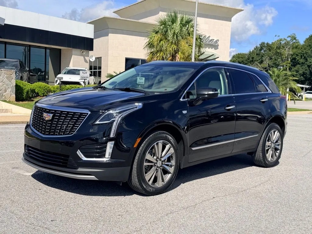 Black 2021 Cadillac XT5 Premium Luxury for sale in Pensacola, FL
