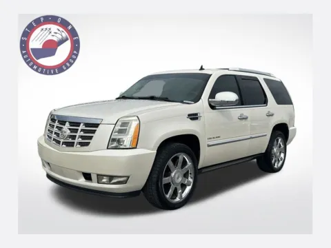 White 2011 Cadillac Escalade Premium for sale in Pensacola, FL