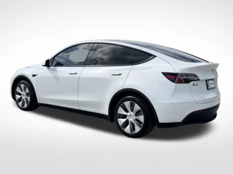More photos of 2021 Tesla Model Y Long Range at Pensacola Used Cars, FL
