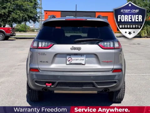 More photos of 2019 Jeep Cherokee Trailhawk at Pensacola Used Cars, FL