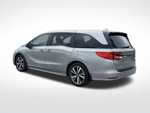 More photos of 2023 Honda Odyssey Touring at Step One Motorsports, FL