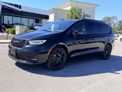 Photos of 2025 Chrysler Pacifica Limited for sale in Pensacola, FL at Step One Motorsports