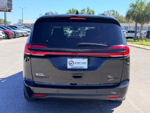 More photos of 2025 Chrysler Pacifica Limited at Step One Motorsports, FL