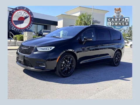 Black 2025 Chrysler Pacifica Limited for sale in Pensacola, FL