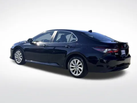 More photos of 2021 Toyota Camry LE at Step One Motorsports, FL