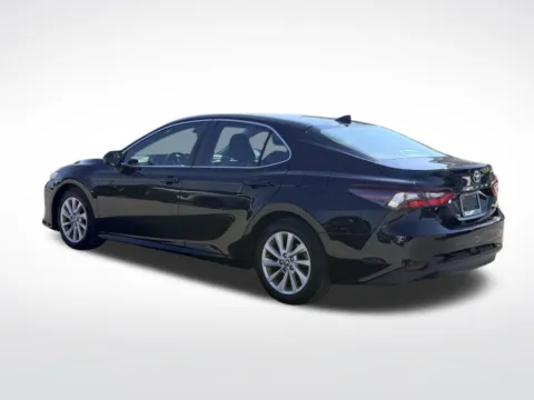 More photos of 2021 Toyota Camry LE at Step One Motorsports, FL