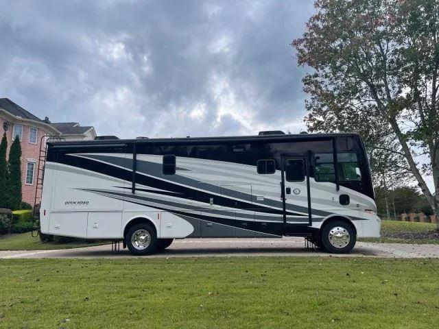 More photos of 2018 Ford F-53 Motorhome Stripped Chassis at America's Xtreme Auto, TX