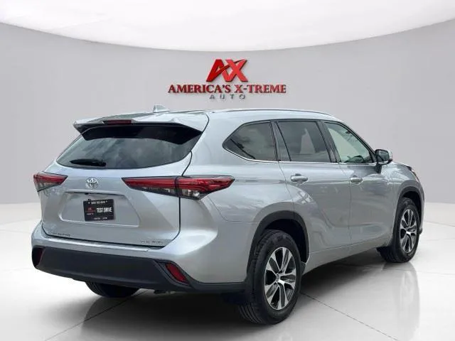 More photos of 2021 Toyota Highlander XLE at America's Xtreme Auto, TX