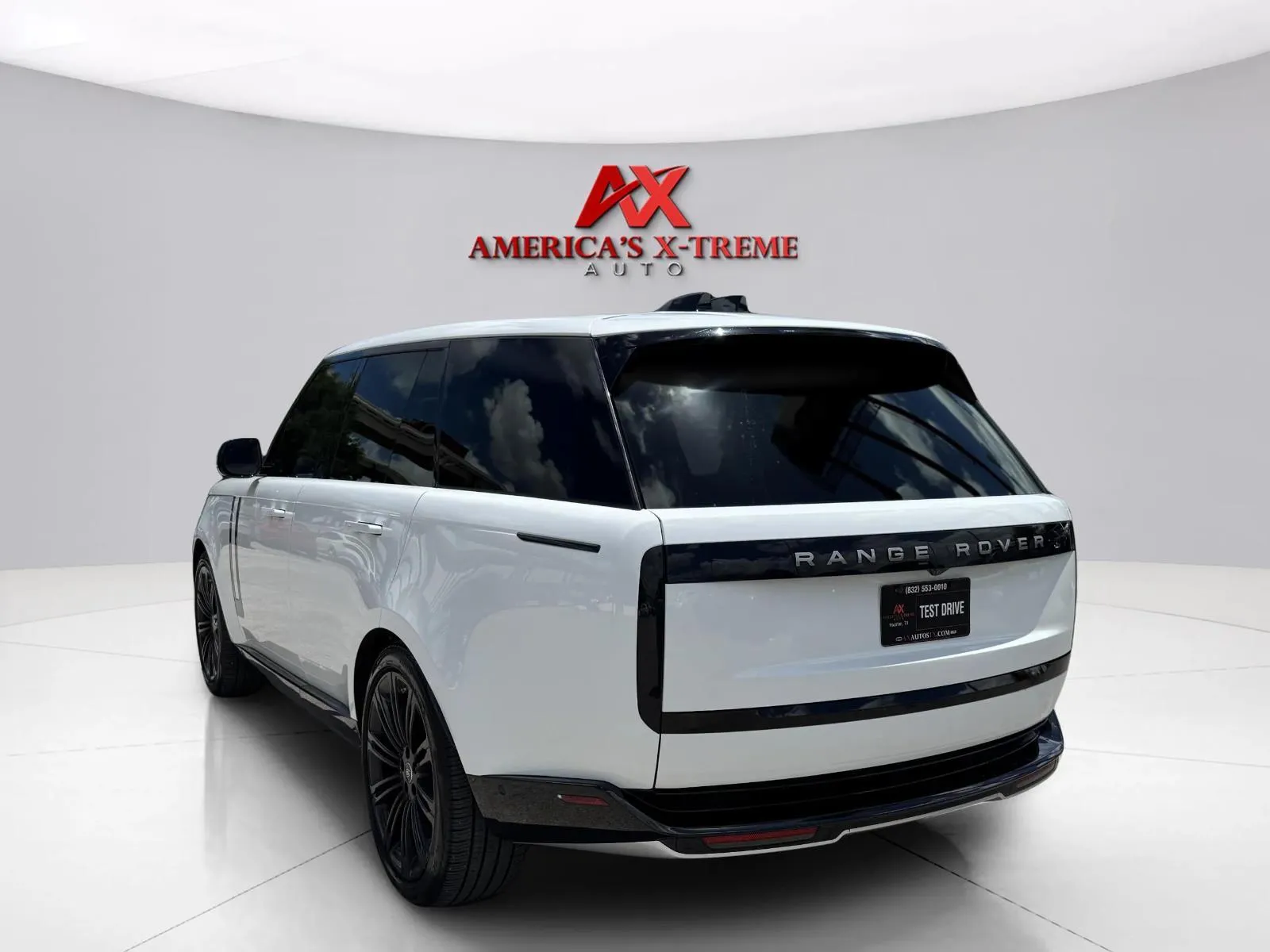 More photos of 2024 Land Rover Range Rover SE at America's Xtreme Auto, TX