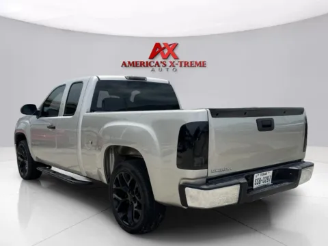 More photos of 2009 GMC Sierra 1500 SL at America's Xtreme Auto, TX