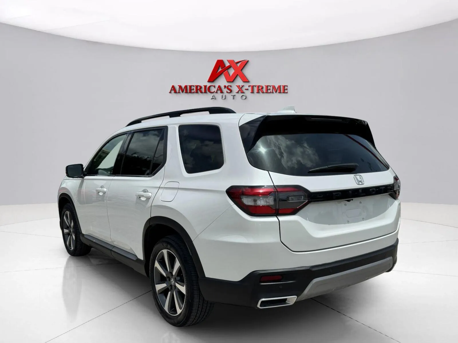 More photos of 2025 Honda Pilot Elite at America's Xtreme Auto, TX