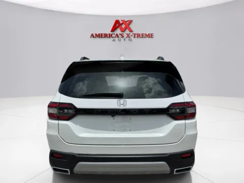 More photos of 2025 Honda Pilot Elite at America's Xtreme Auto, TX