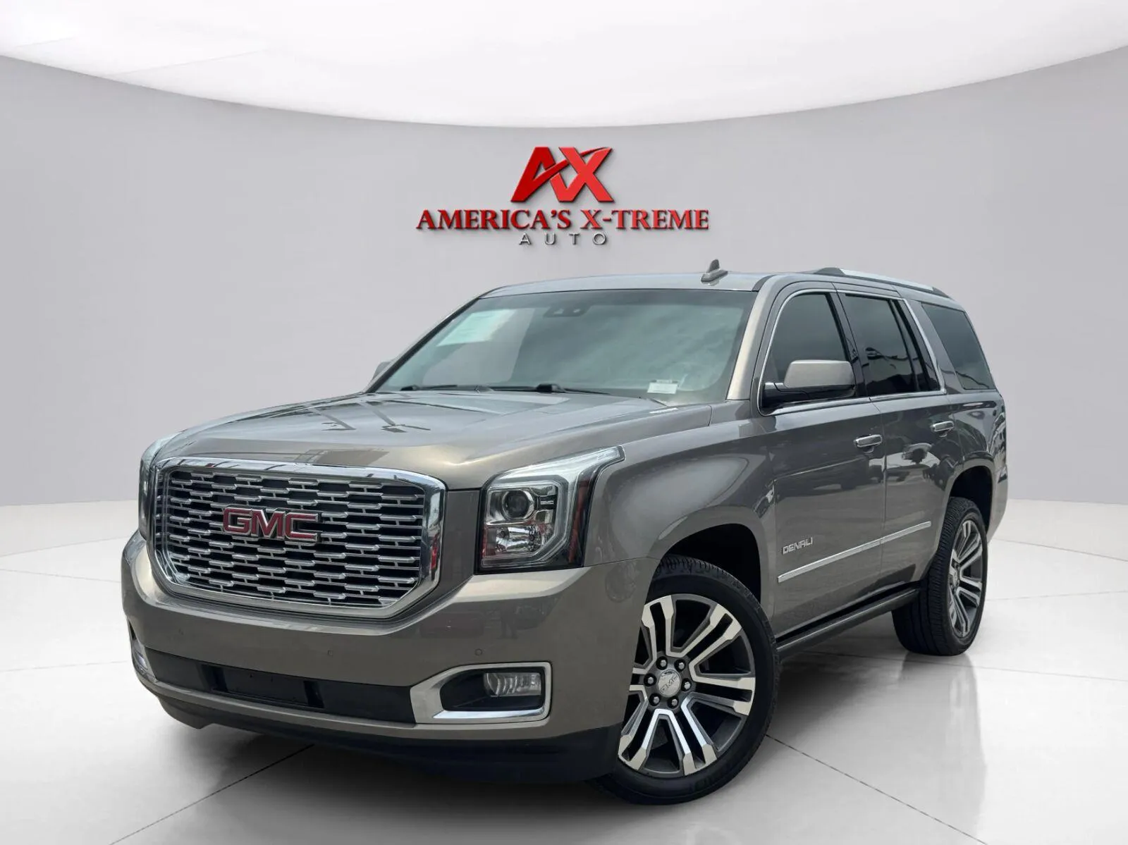 Gray 2019 GMC Yukon Denali for sale in Houston, TX