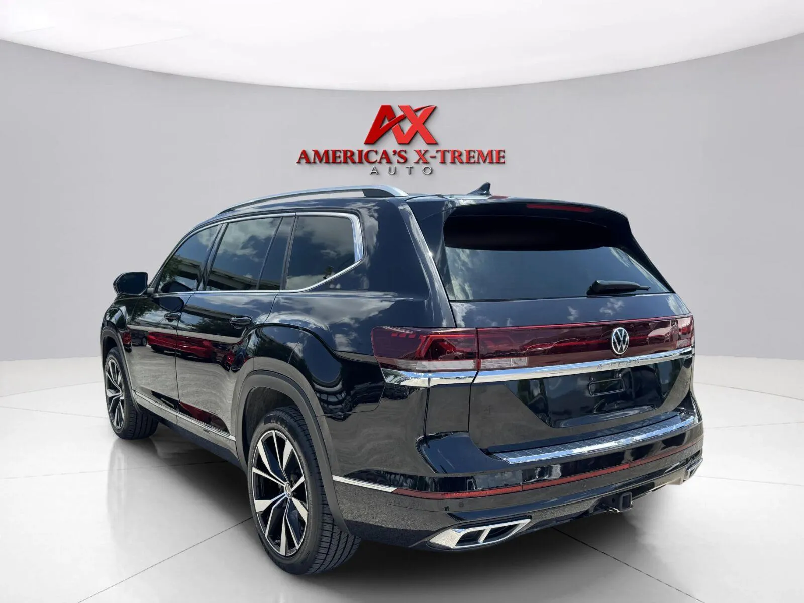 More photos of 2024 Volkswagen Atlas 2.0T SEL Premium R-Line at America's Xtreme Auto, TX