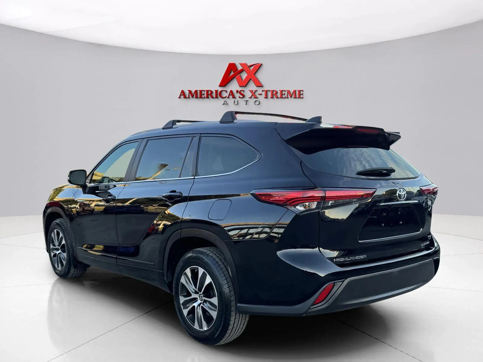 More photos of 2022 Toyota Highlander XLE at America's Xtreme Auto, TX