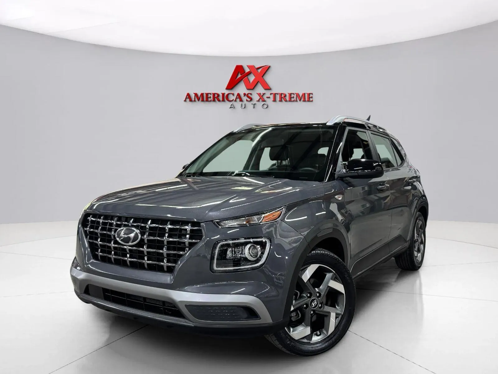 Gray 2024 Hyundai Venue Limited for sale in Atlanta, GA